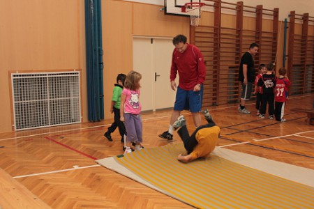 Trénink dětí v tělocvičně 2011 (3)